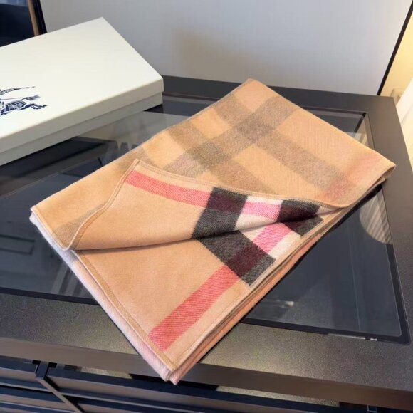 Burberry Camel and Black Check Cape - Picture 6 of 8